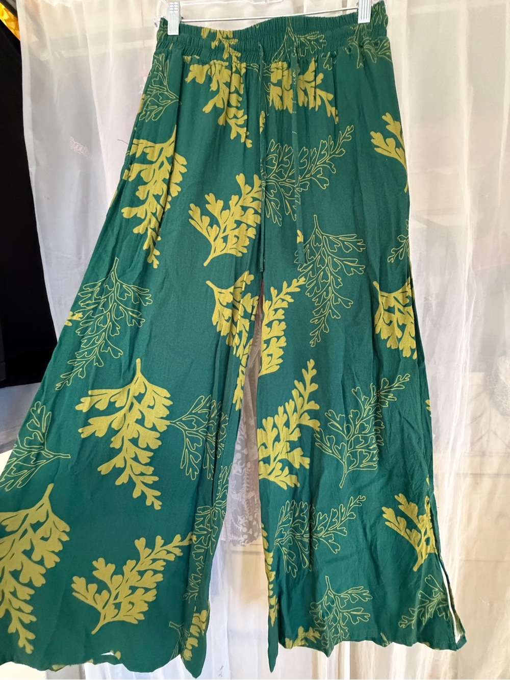 Pulelehua pants